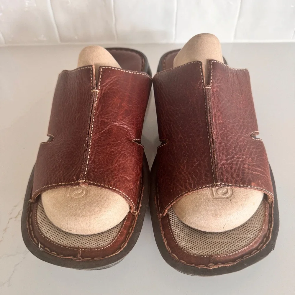 Born Pebbled Leather Slide Sandals Mens 11 Brown Hand Crafted Opanka Comfort